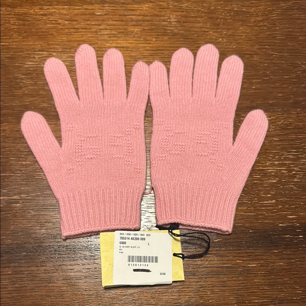 Gucci Pink Knit Gloves